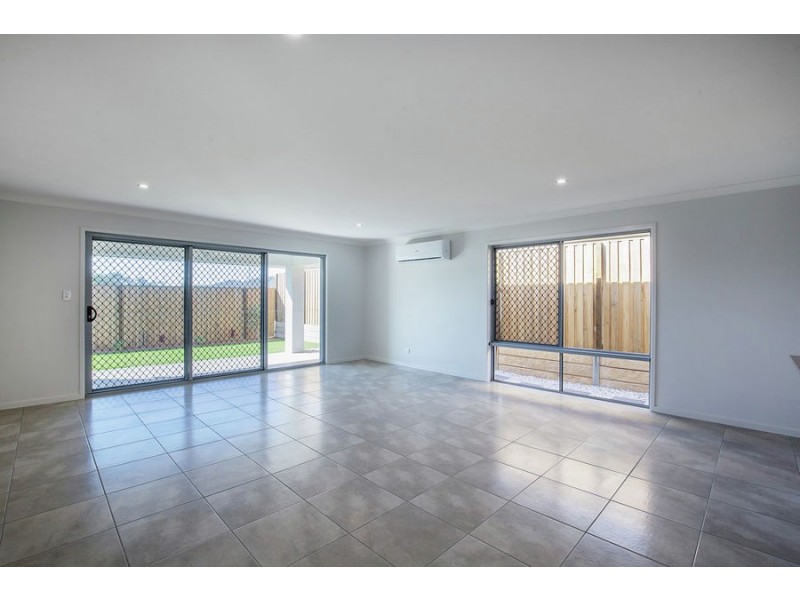 8 Barak Street, Pimpama QLD 4209