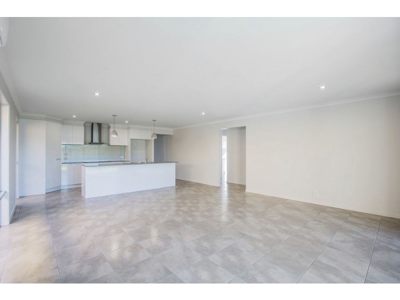 8 Barak Street, Pimpama QLD 4209