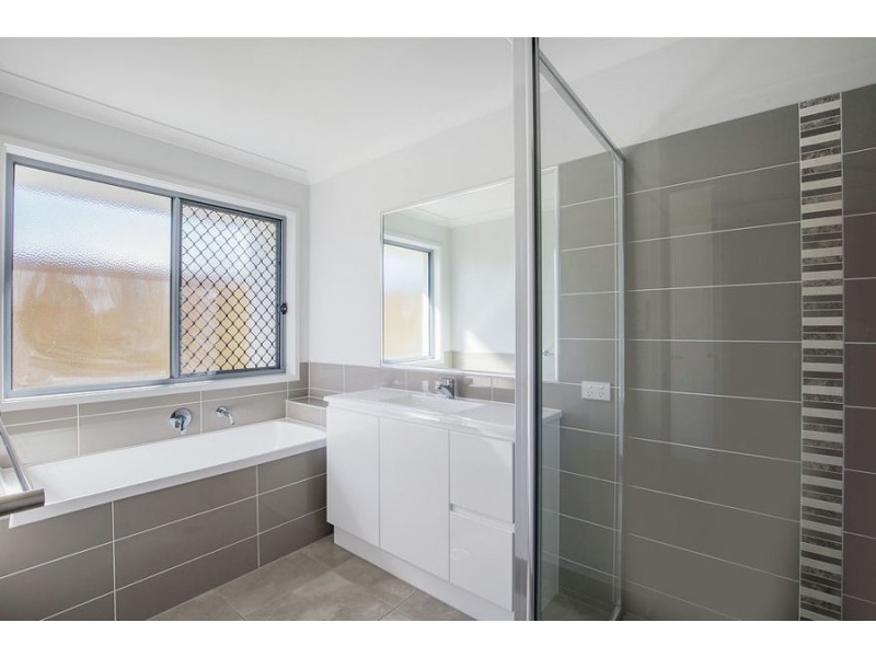 8 Barak Street, Pimpama QLD 4209