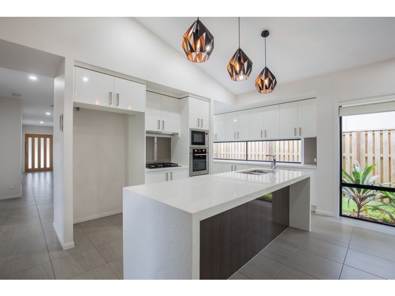 11 Melville Drive, Pimpama QLD 4209