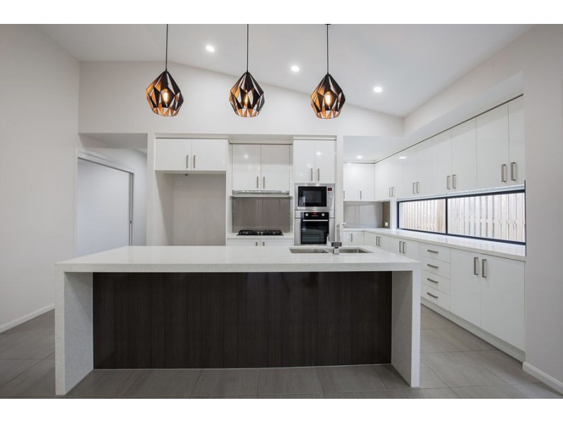 11 Melville Drive, Pimpama QLD 4209