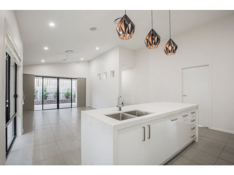 11 Melville Drive, Pimpama QLD 4209