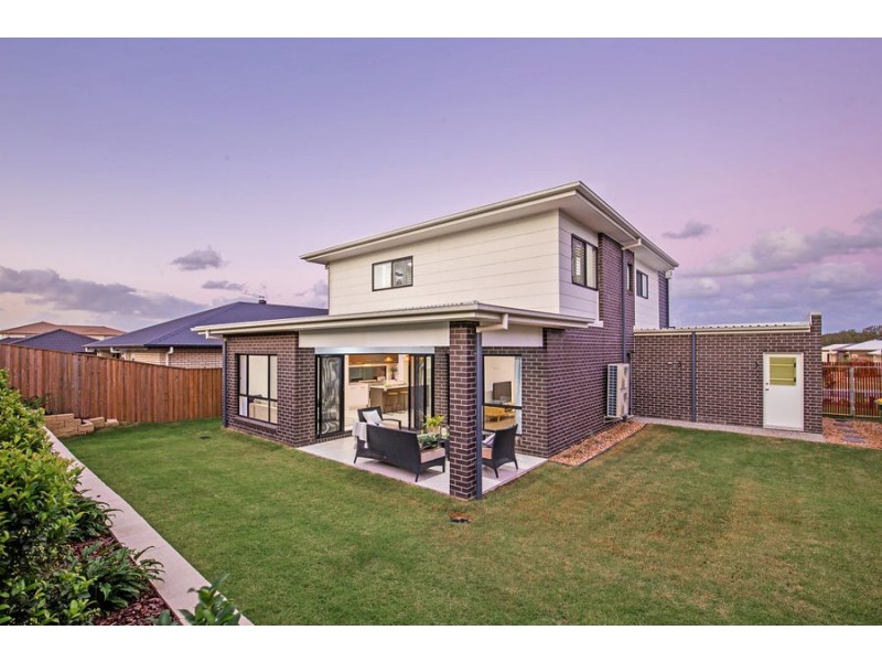 10 Kinglake Crescent, Pimpama QLD 4209