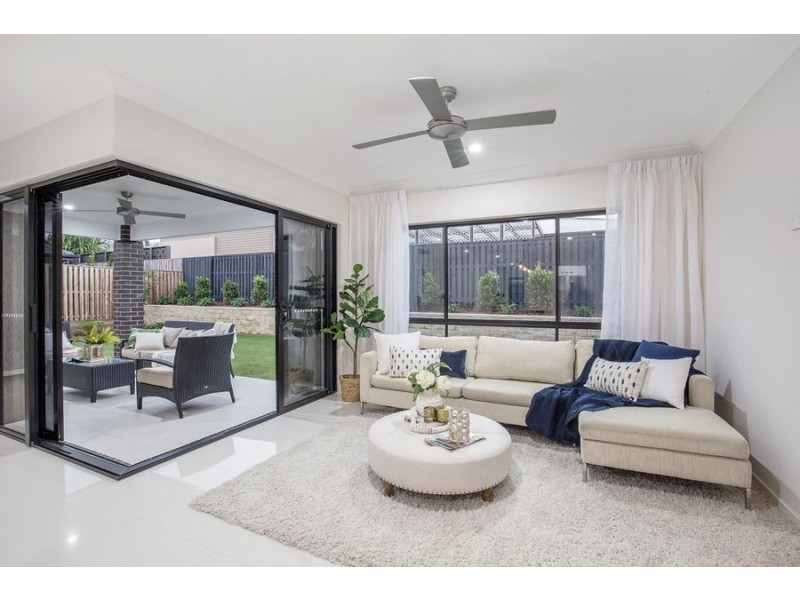 10 Kinglake Crescent, Pimpama QLD 4209