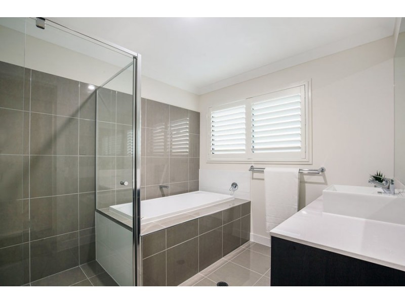 10 Kinglake Crescent, Pimpama QLD 4209