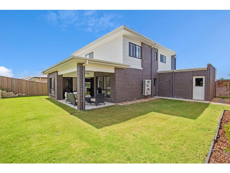 10 Kinglake Crescent, Pimpama QLD 4209
