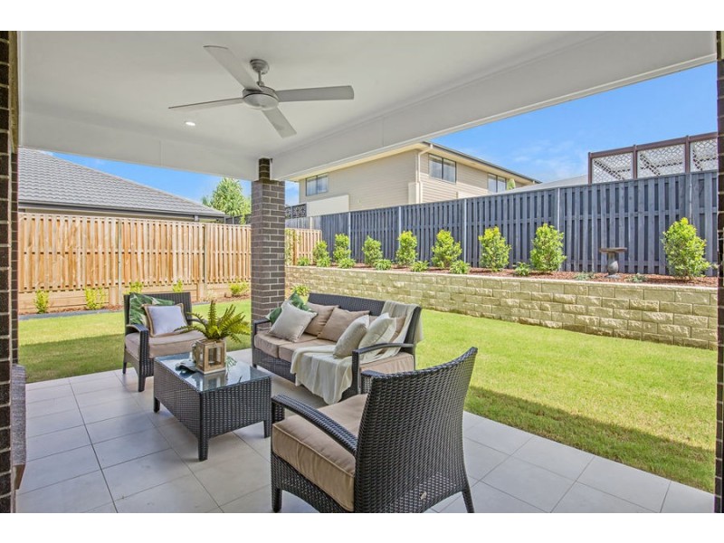 10 Kinglake Crescent, Pimpama QLD 4209