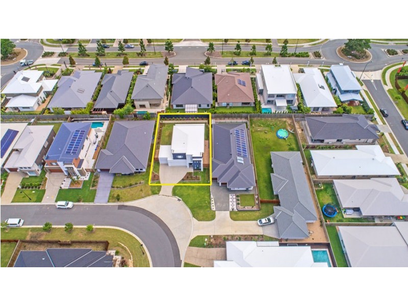10 Kinglake Crescent, Pimpama QLD 4209