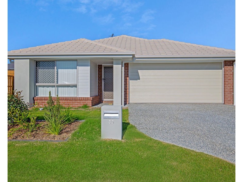 35 Village Boulevard, Pimpama QLD 4209