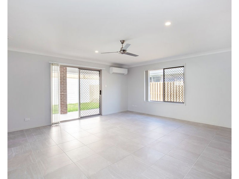 35 Village Boulevard, Pimpama QLD 4209