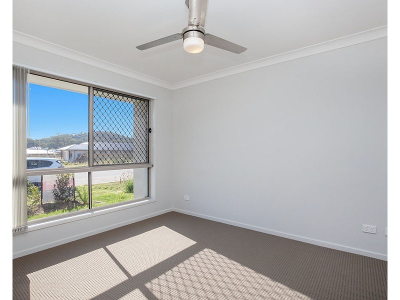 35 Village Boulevard, Pimpama QLD 4209