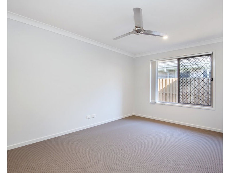 35 Village Boulevard, Pimpama QLD 4209