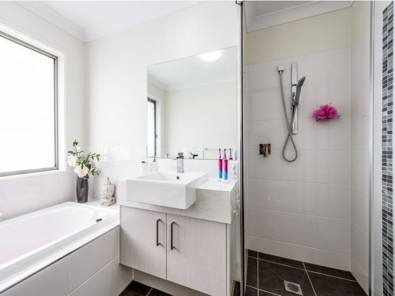 20 Azure Way, Coomera QLD 4209