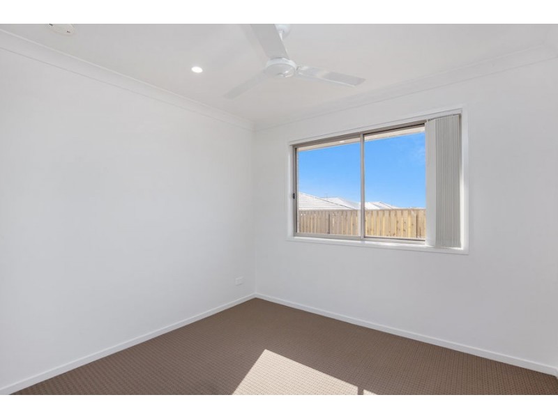 4 Oxford St, Pimpama QLD 4209