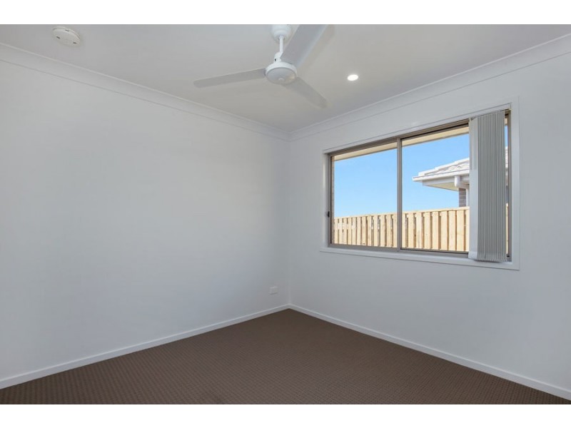 4 Oxford St, Pimpama QLD 4209