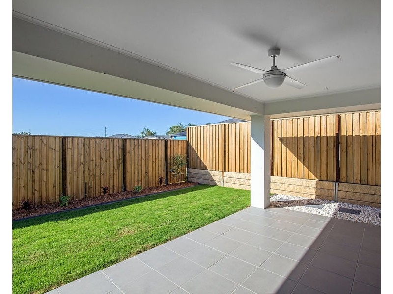 8 Barak St, Pimpama QLD 4209