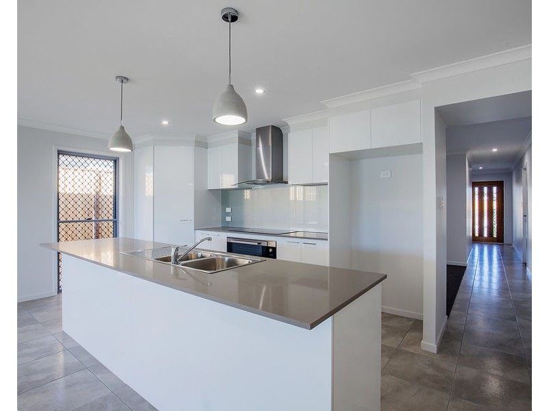 8 Barak St, Pimpama QLD 4209