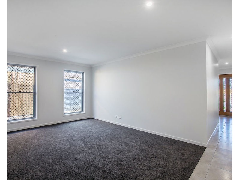 8 Barak St, Pimpama QLD 4209