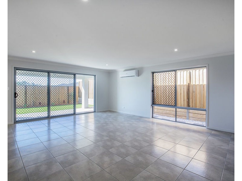 8 Barak St, Pimpama QLD 4209