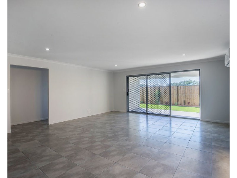 8 Barak St, Pimpama QLD 4209