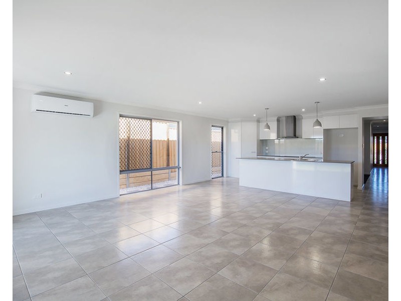 8 Barak St, Pimpama QLD 4209