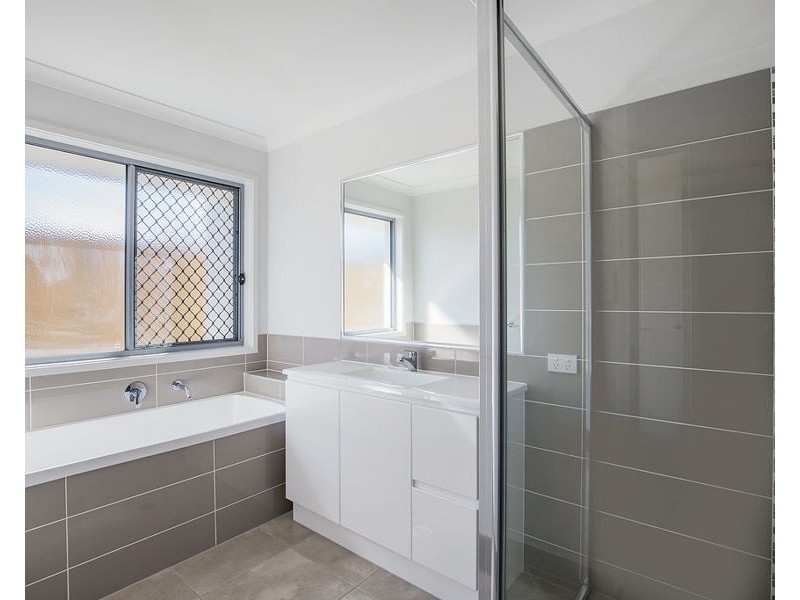 8 Barak St, Pimpama QLD 4209