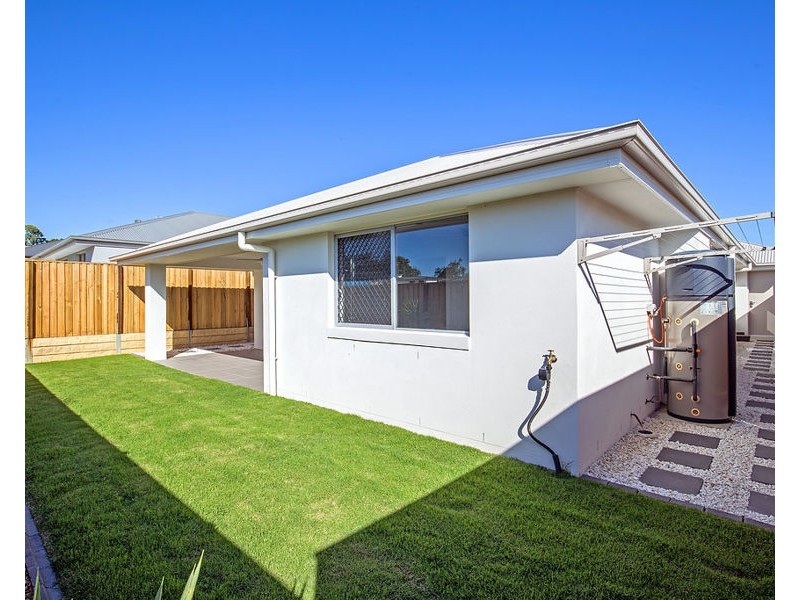 8 Barak St, Pimpama QLD 4209