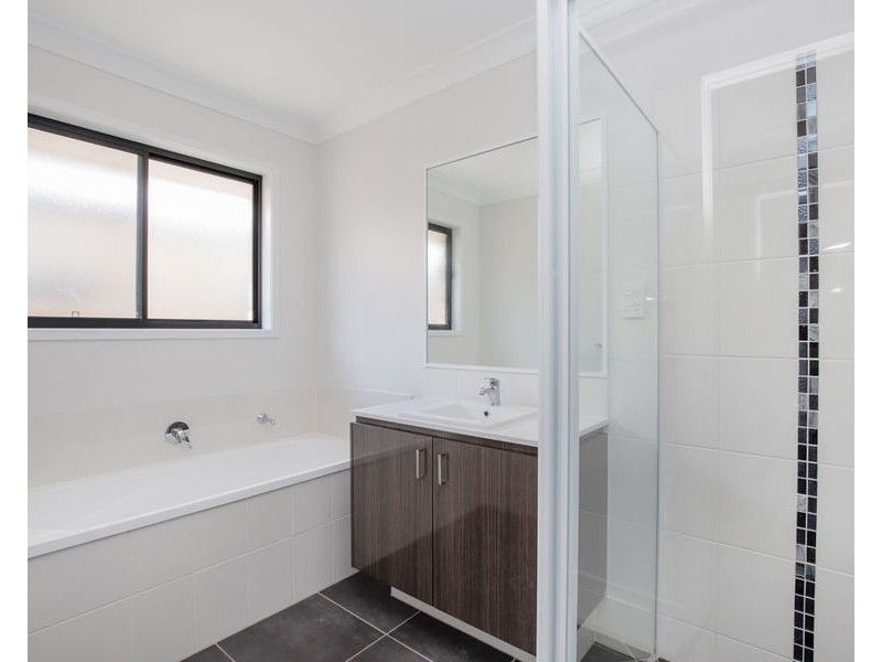 4 Augusta Boulevard, Pimpama QLD 4209