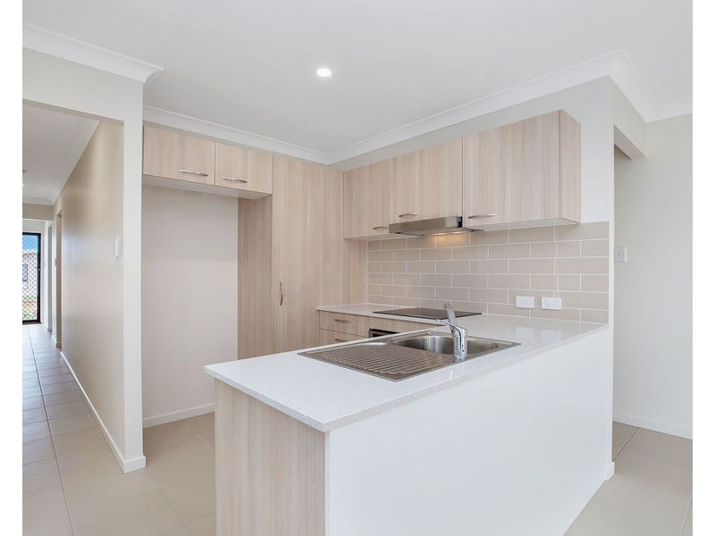 6 Ewan St, Pimpama QLD 4209
