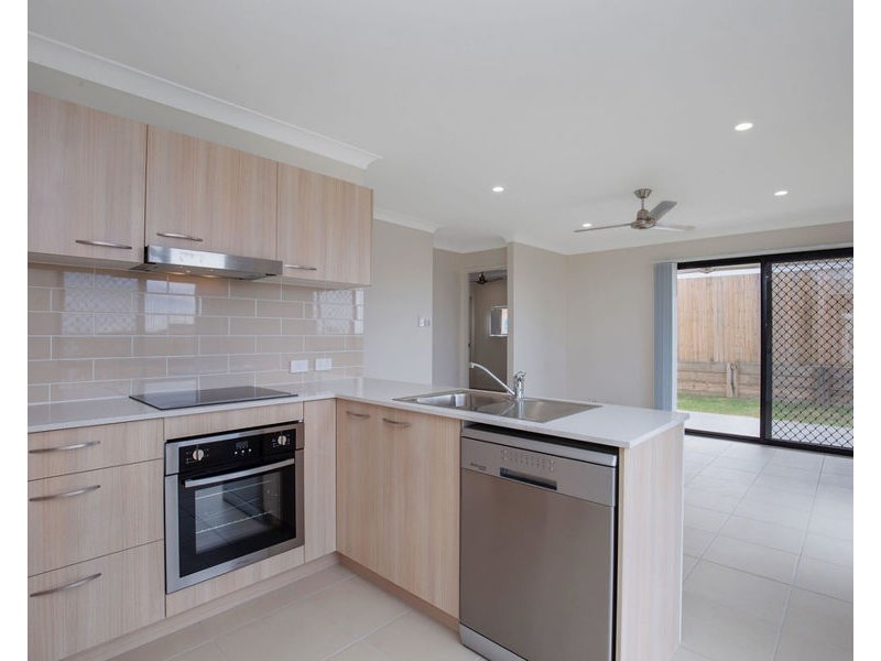 6 Ewan St, Pimpama QLD 4209