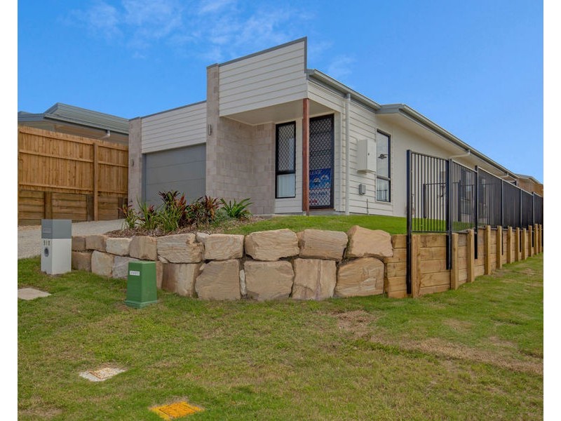 6 Ewan St, Pimpama QLD 4209
