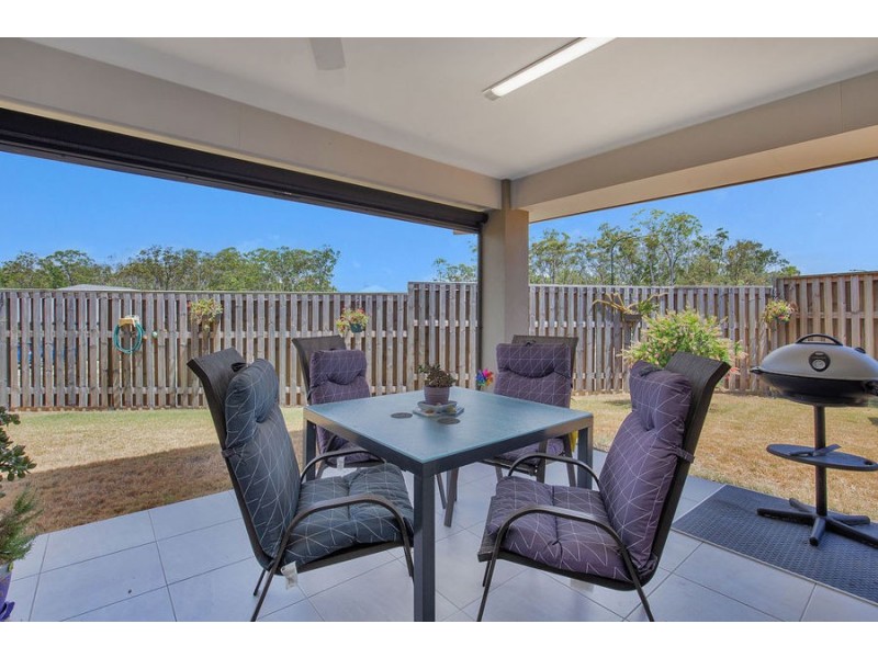 2 Longstaff Crescent, Pimpama QLD 4209