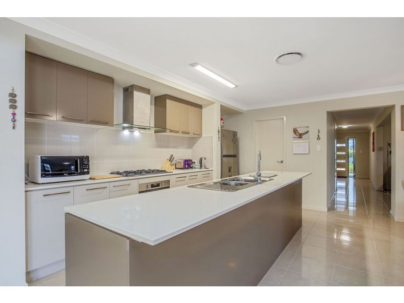 2 Longstaff Crescent, Pimpama QLD 4209