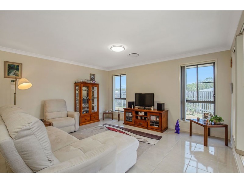 2 Longstaff Crescent, Pimpama QLD 4209