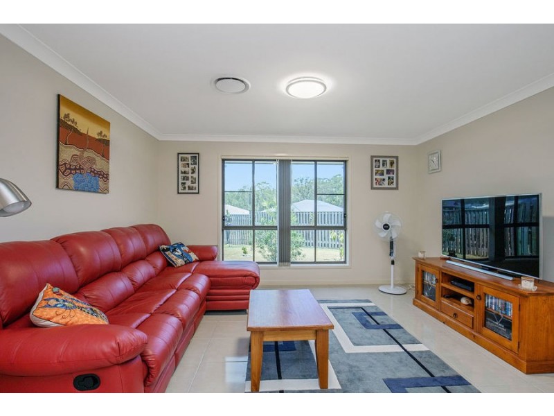 2 Longstaff Crescent, Pimpama QLD 4209