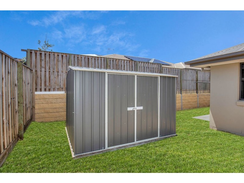 2 Longstaff Crescent, Pimpama QLD 4209