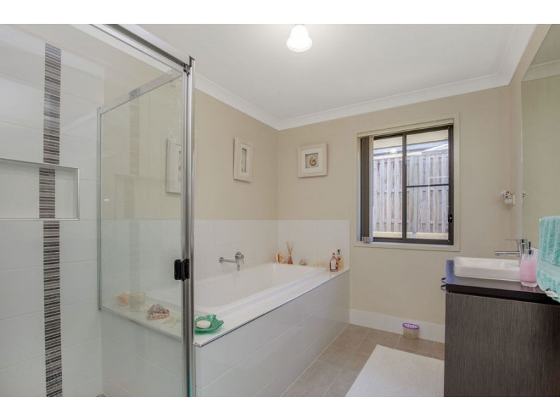 2 Longstaff Crescent, Pimpama QLD 4209