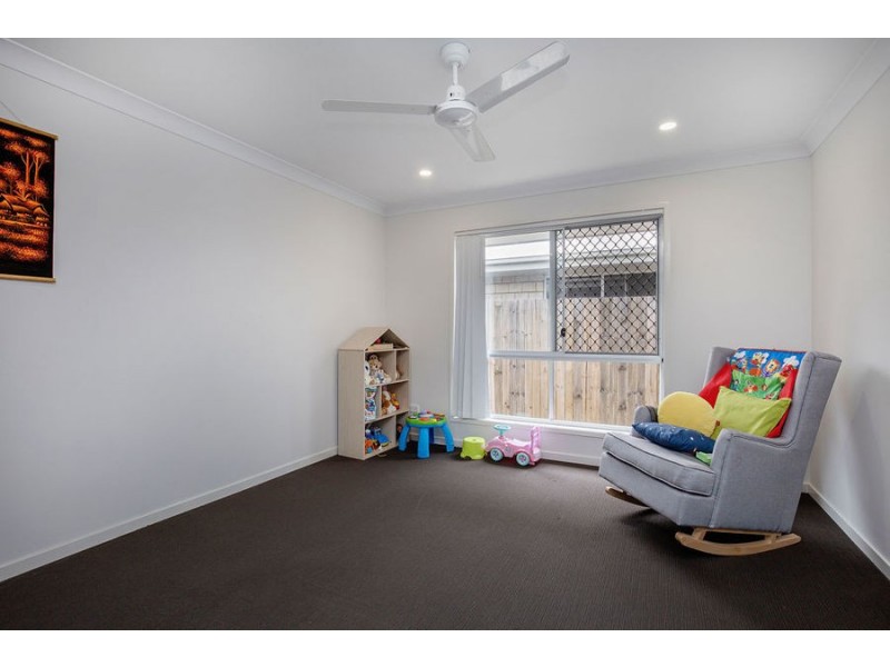 52 Dixon Drive, Pimpama QLD 4209