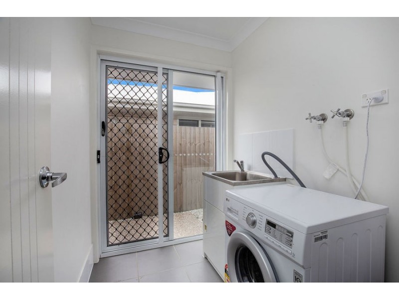 52 Dixon Drive, Pimpama QLD 4209