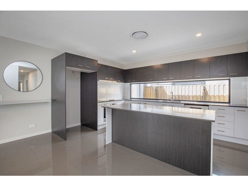 54 Lindeman Street, Pimpama QLD 4209