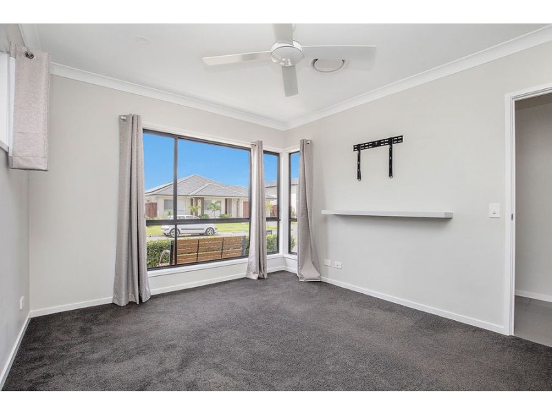 54 Lindeman Street, Pimpama QLD 4209