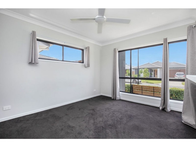 54 Lindeman Street, Pimpama QLD 4209