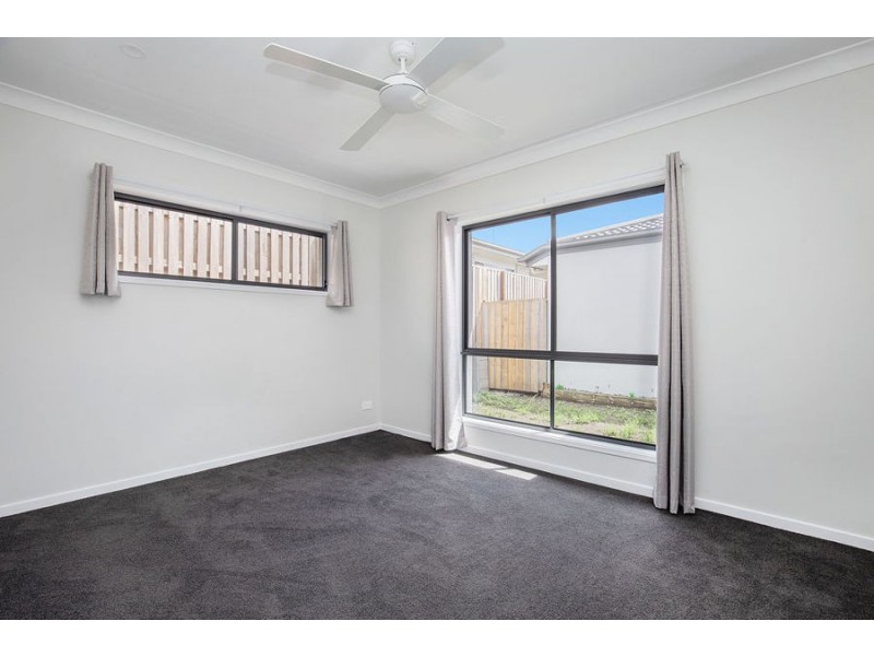 54 Lindeman Street, Pimpama QLD 4209