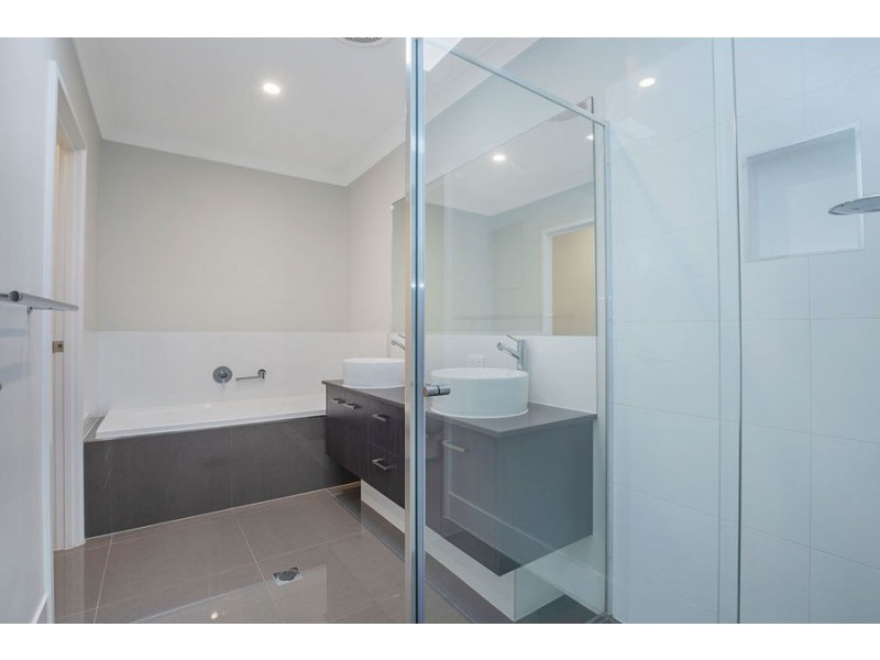 54 Lindeman Street, Pimpama QLD 4209