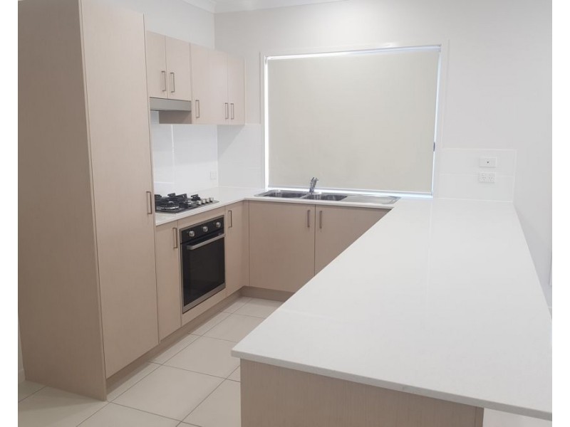 7 Oxford St, Pimpama QLD 4209