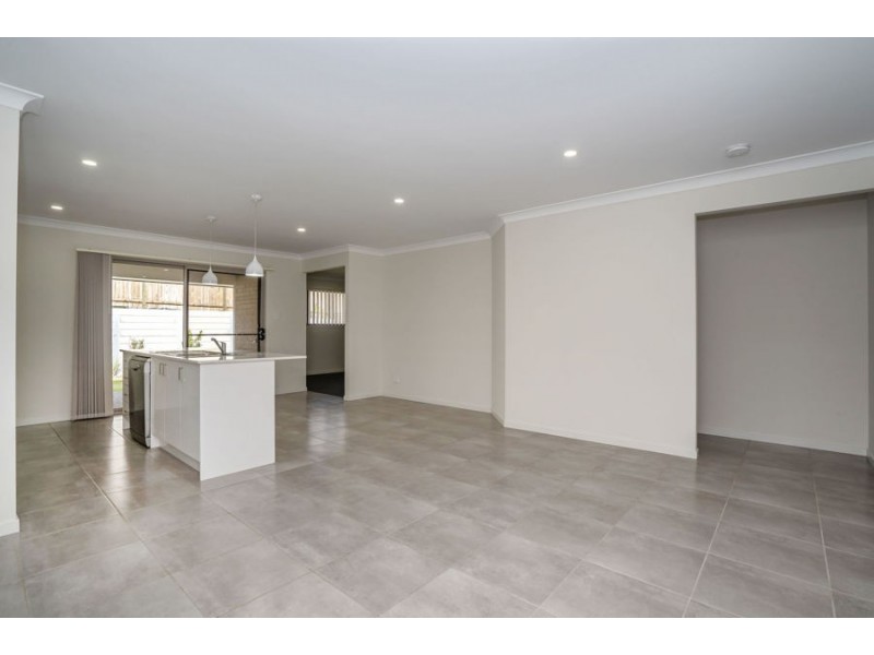 57 Village Boulevard, Pimpama QLD 4209