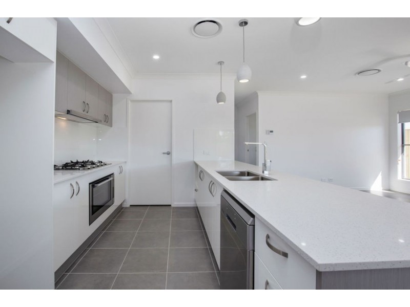 52 Girtin Circuit, Pimpama QLD 4209