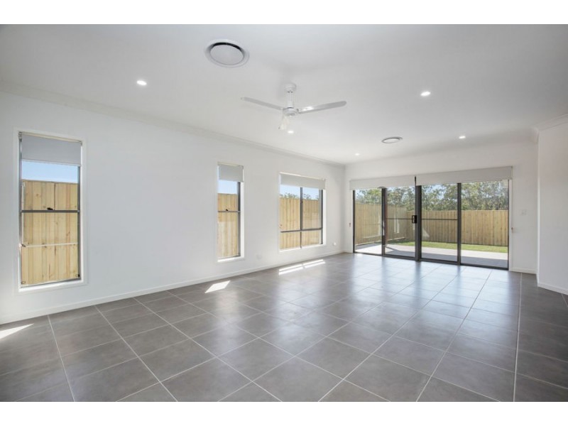 52 Girtin Circuit, Pimpama QLD 4209