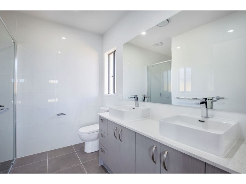 52 Girtin Circuit, Pimpama QLD 4209