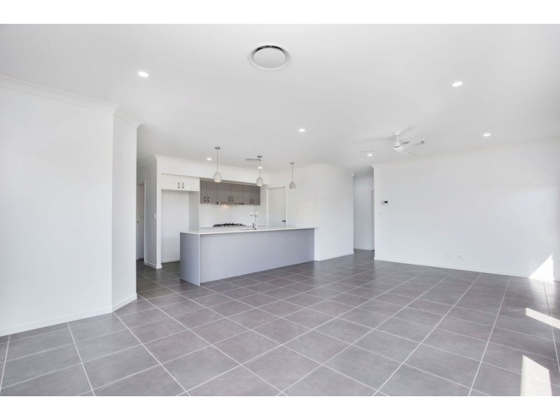 52 Girtin Circuit, Pimpama QLD 4209